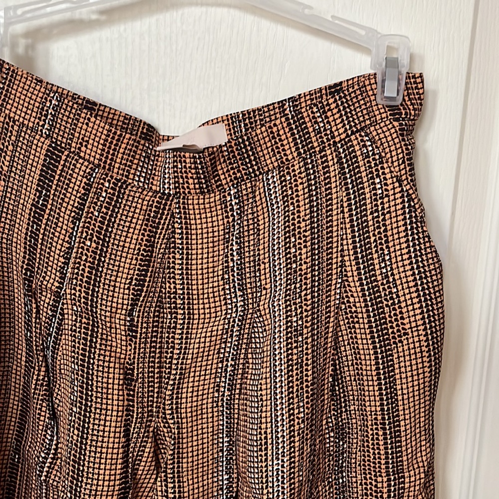 3/$30 EUC H&M animal print like flowy pants in size US 4 - Picture 3 of 5